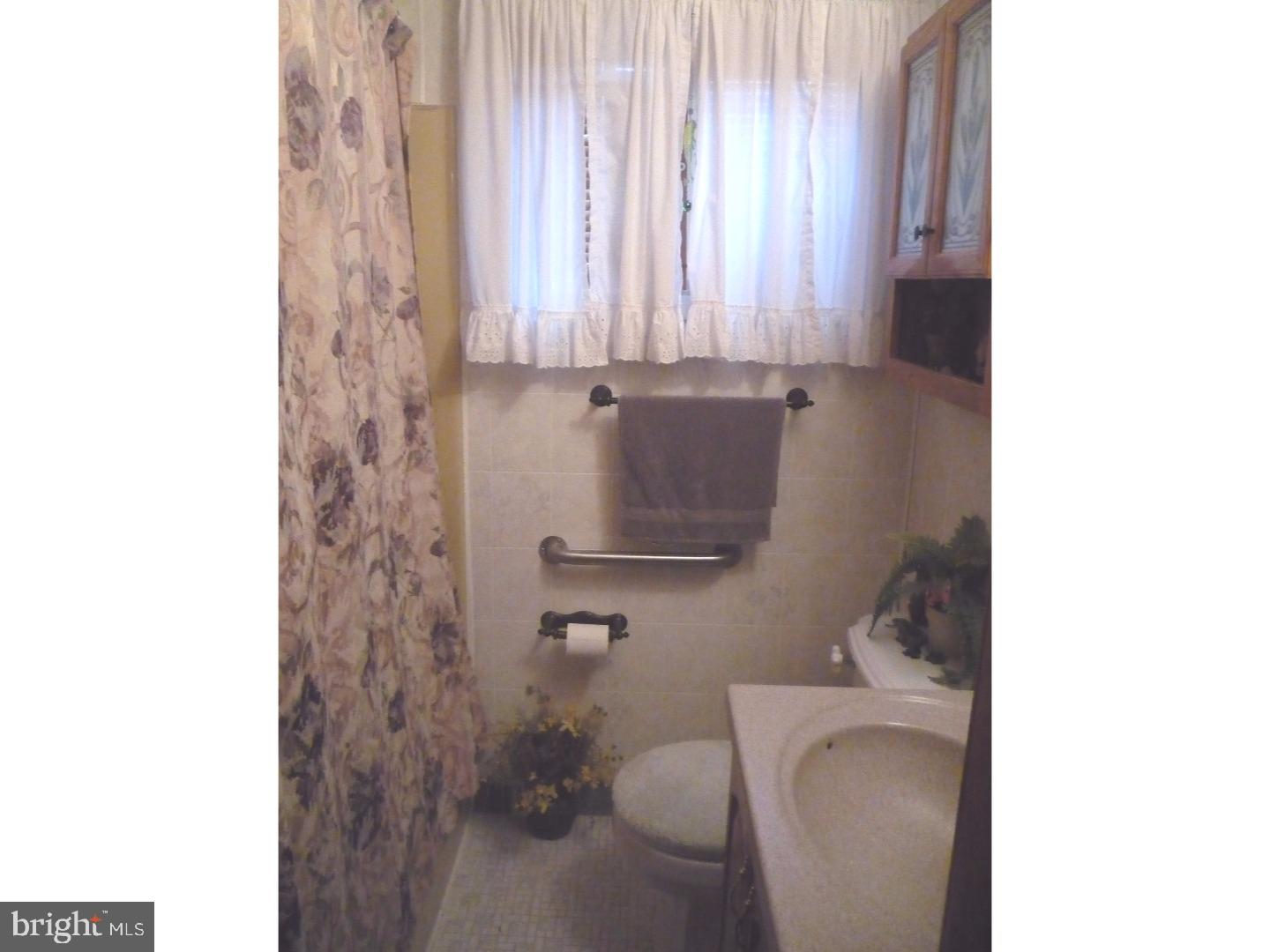 302 East Rudderow Avenue Maple Shade, NJ 08052 - Photo 11 of 24