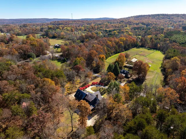 $839,000 | 129 Laager Circle, Palmer, TN 37365