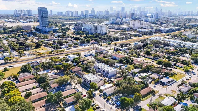 $2,000 | 32 Southwest 9th Street, Unit 2, Hallandale Beach, FL 33009