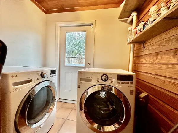 $2,150 | 4804 Ramsey Avenue, Unit B, Austin, TX 78756
