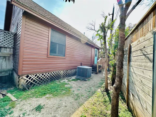 $2,150 | 4804 Ramsey Avenue, Unit B, Austin, TX 78756