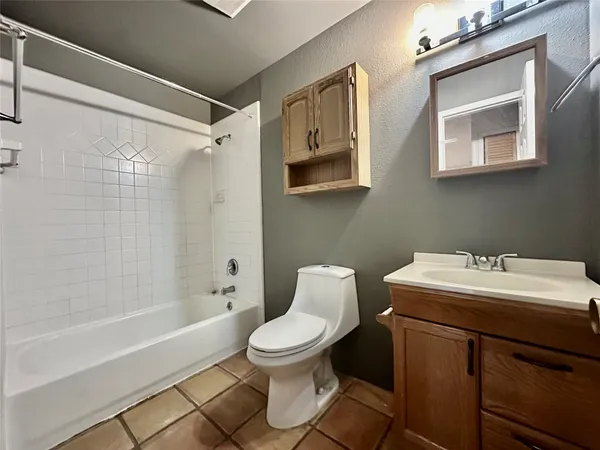 $2,150 | 4804 Ramsey Avenue, Unit B, Austin, TX 78756