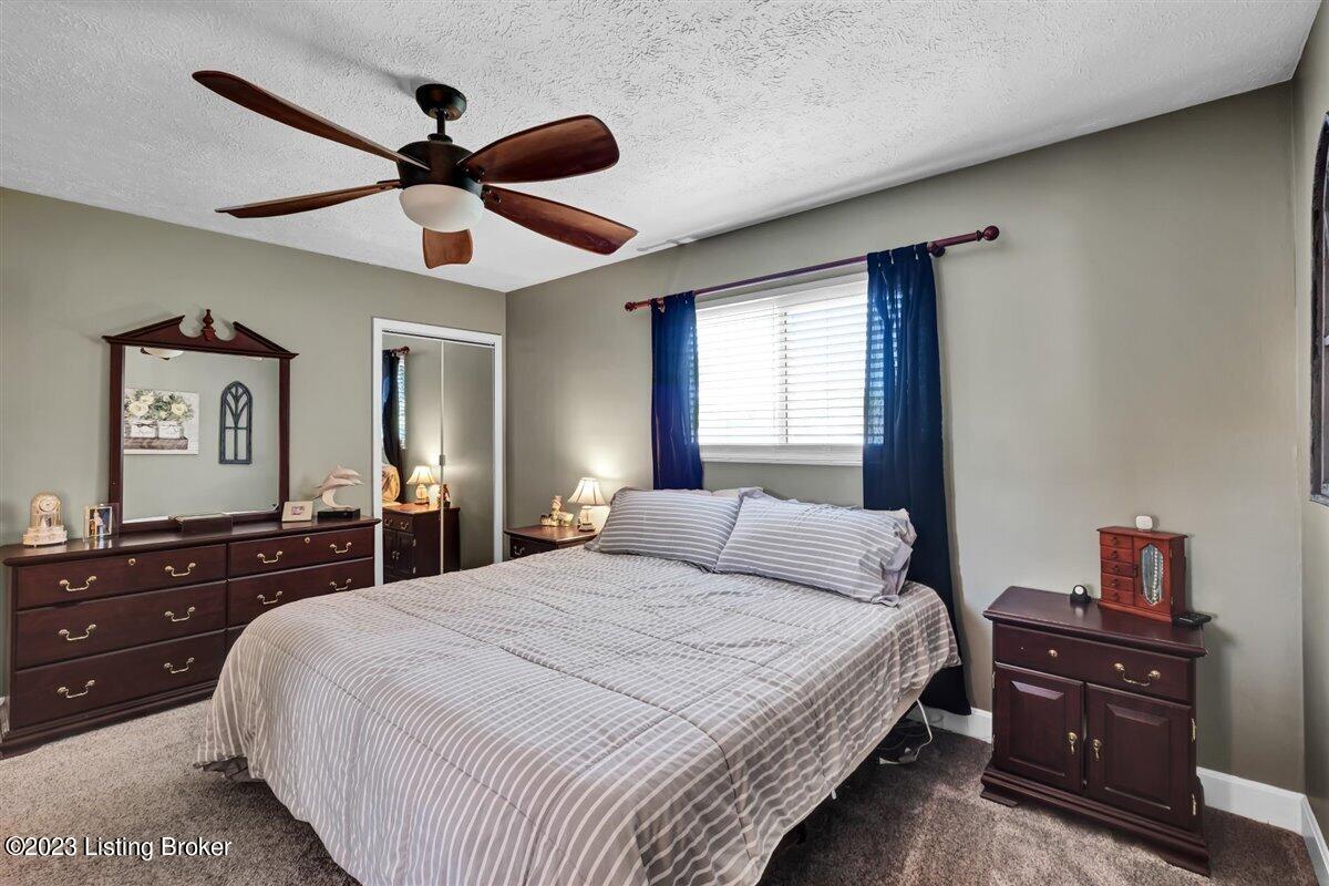 5003 Woodsend Road Louisville, KY 40229 - Photo 18 of 47 18-5003 Woodsend Rd-118