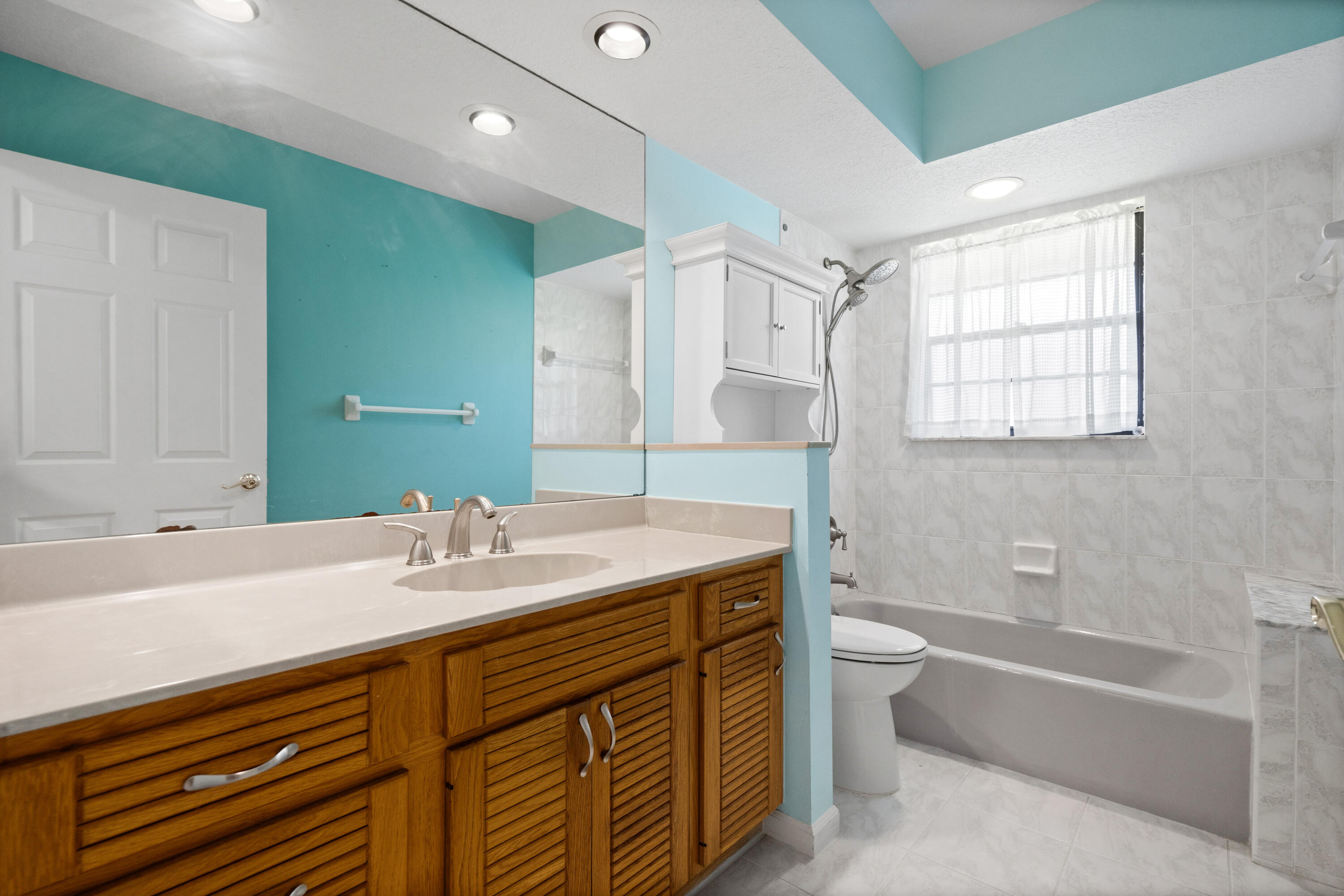 6606 Wood Lake Road Jupiter, FL 33458 - Photo 34 of 53 secondary bath