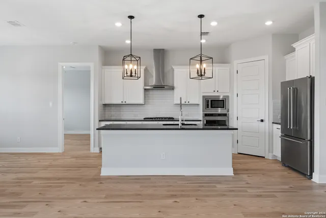 $459,900 | 191 Azalea Alley, Castroville, TX 78009