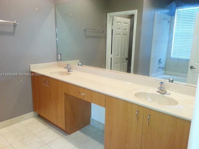 4121 Southwest 149th Court, Unit 4121 Miami, FL 33185 - Photo 20 of 33 Master Bath
