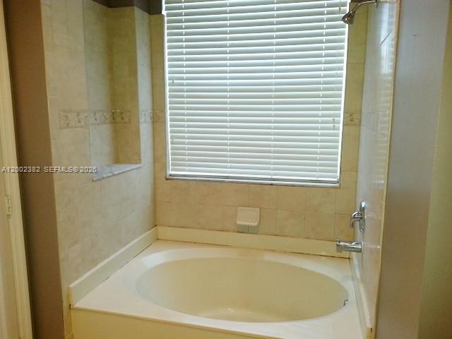 4121 Southwest 149th Court, Unit 4121 Miami, FL 33185 - Photo 21 of 33 Master Bath