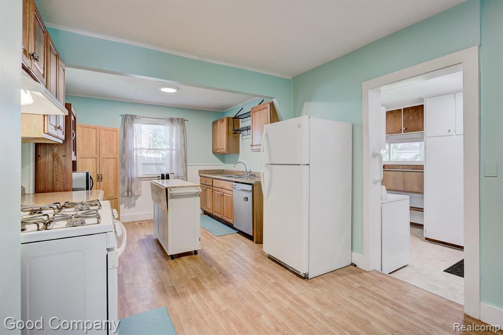 585 Roth Boulevard Clawson, MI 48017 - Photo 6 of 39