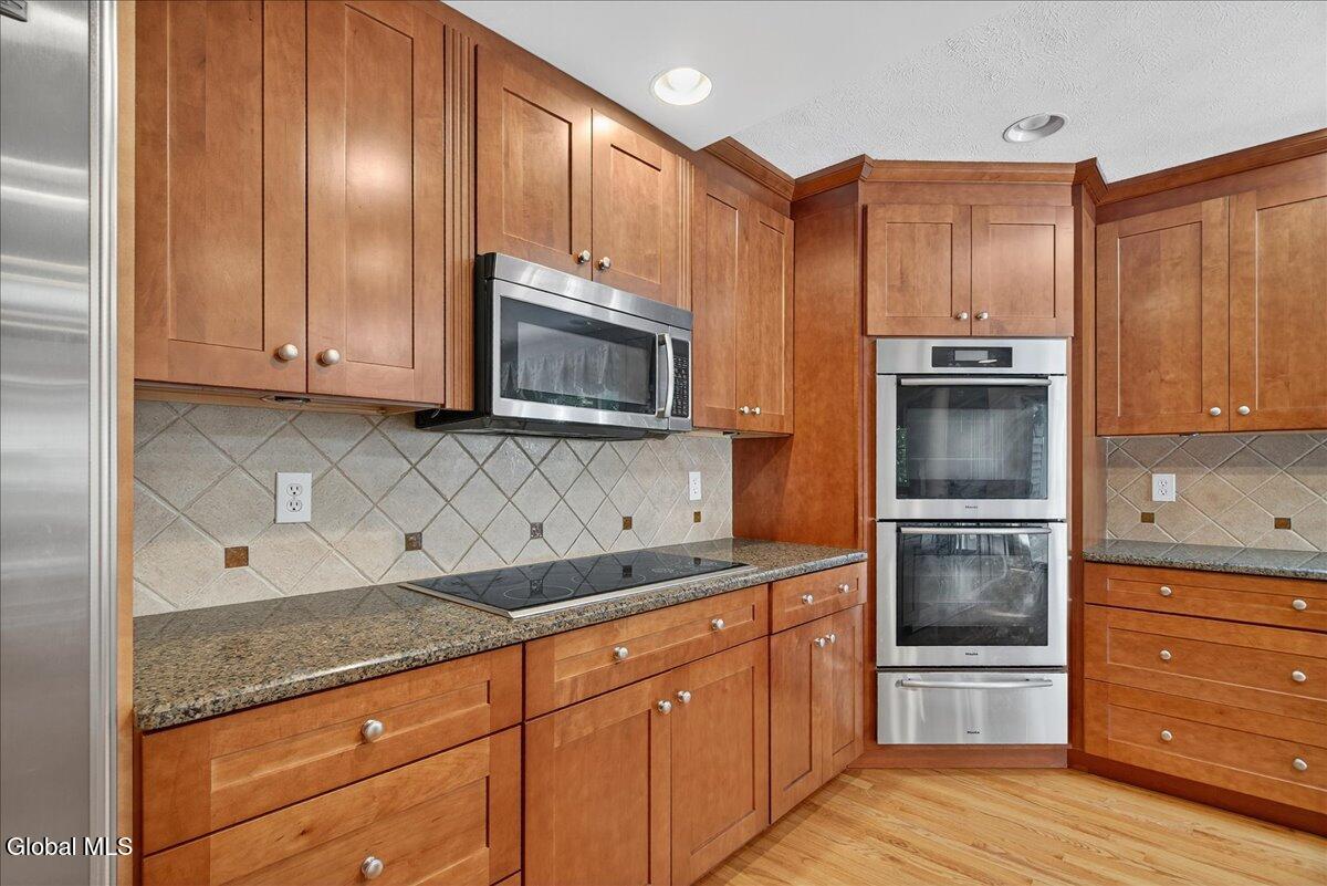 4 Raphael Court Clifton Park, NY 12065 - Photo 14 of 71 Stainless Steel Double Wall Oven!