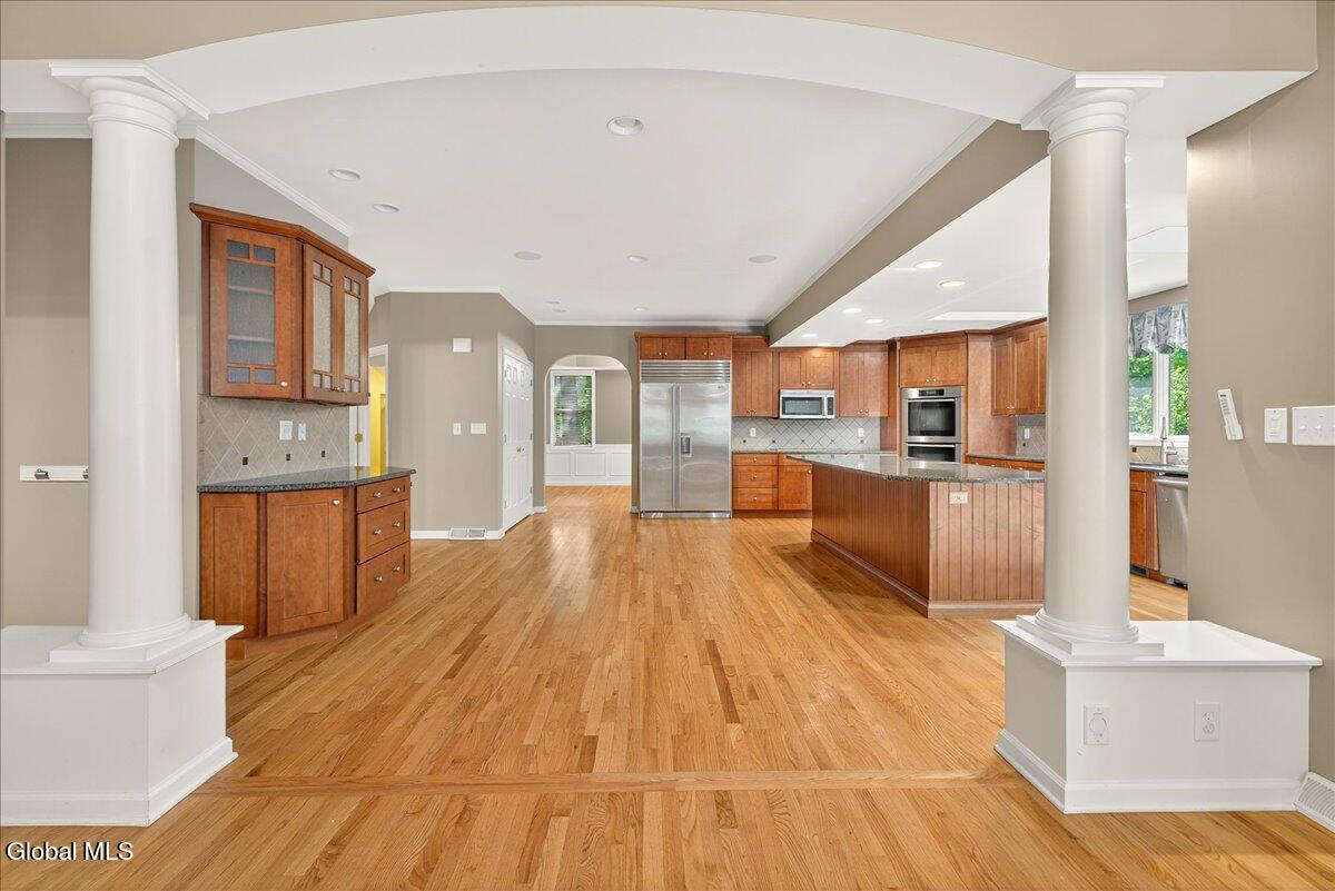 4 Raphael Court Clifton Park, NY 12065 - Photo 20 of 71 Arch & Column Details!