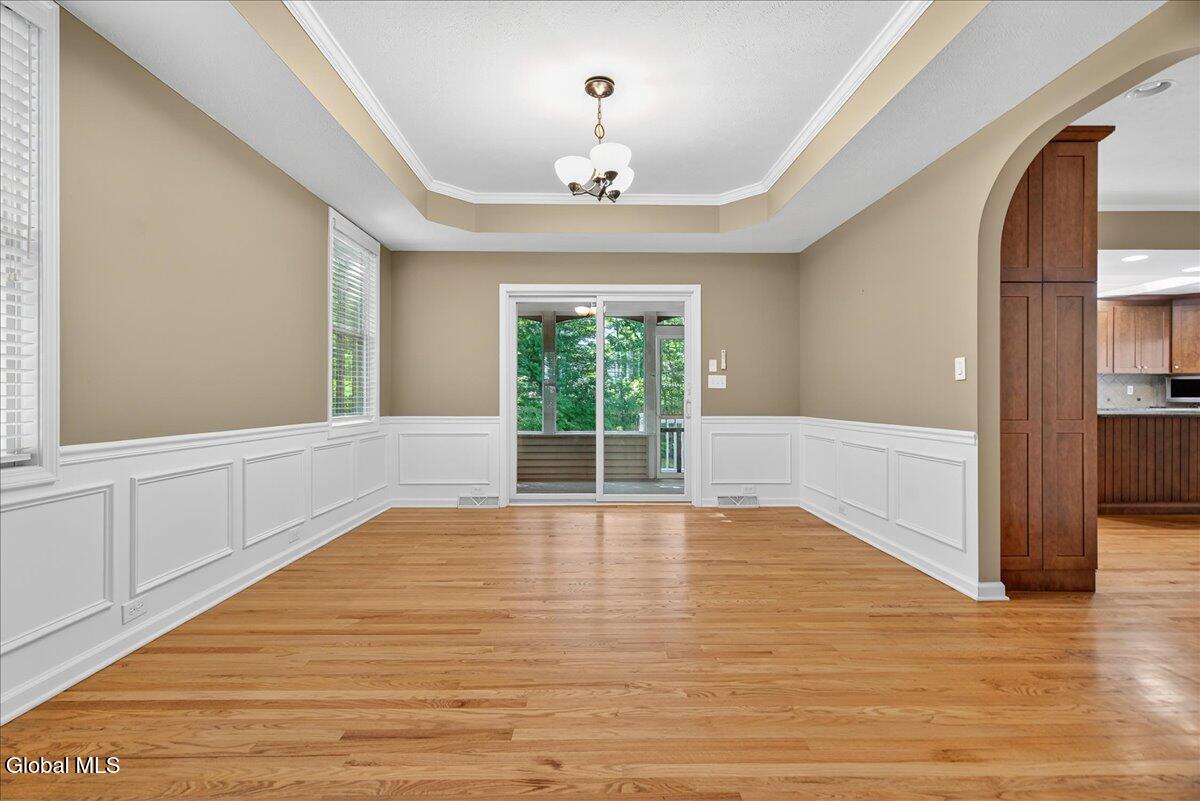 4 Raphael Court Clifton Park, NY 12065 - Photo 22 of 71 Formal Dining Room Tray Ceiling!