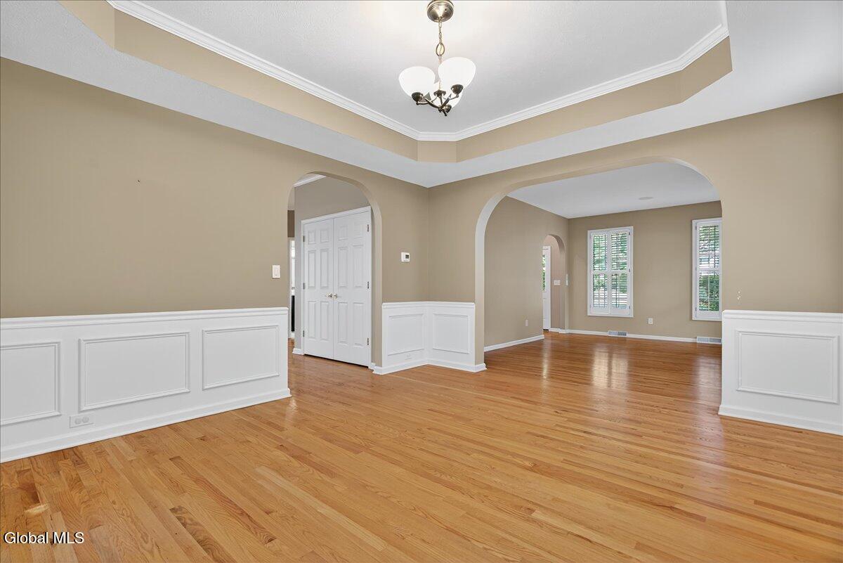 4 Raphael Court Clifton Park, NY 12065 - Photo 24 of 71 Archway to Formal Living Room!