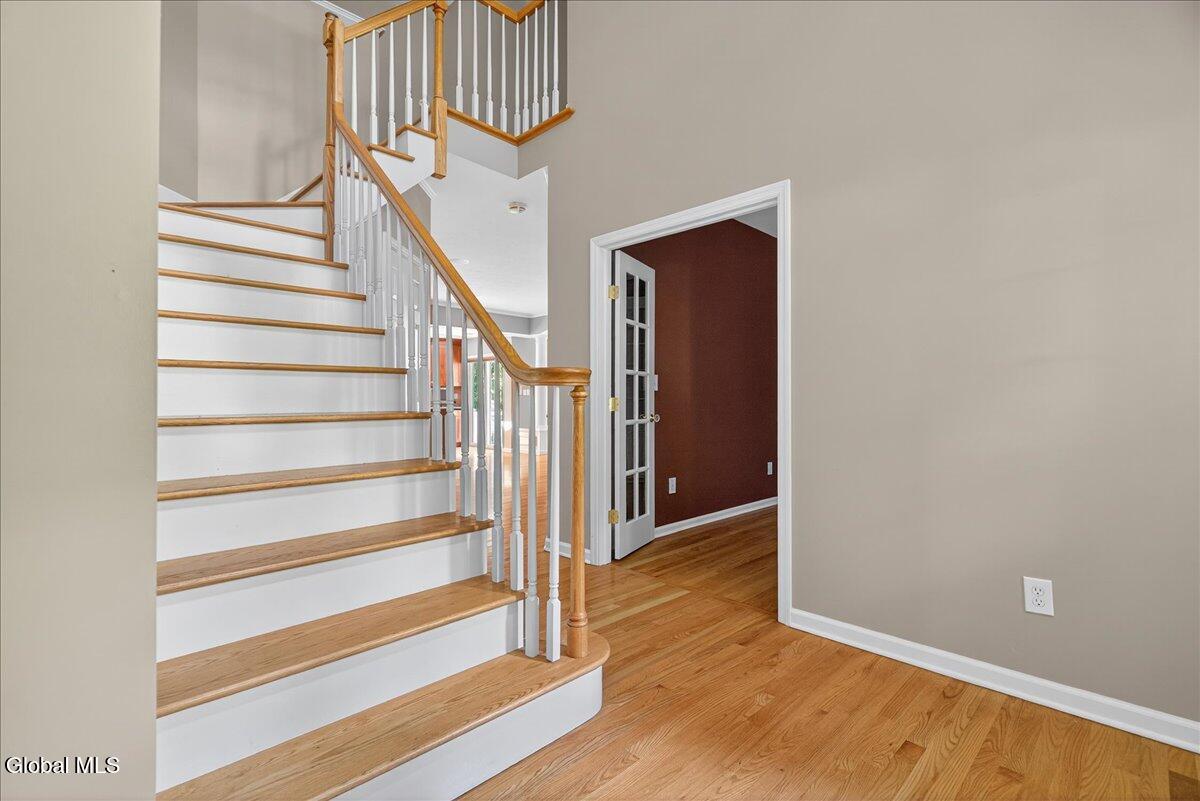 4 Raphael Court Clifton Park, NY 12065 - Photo 30 of 71 Oak Treads & Balusters!