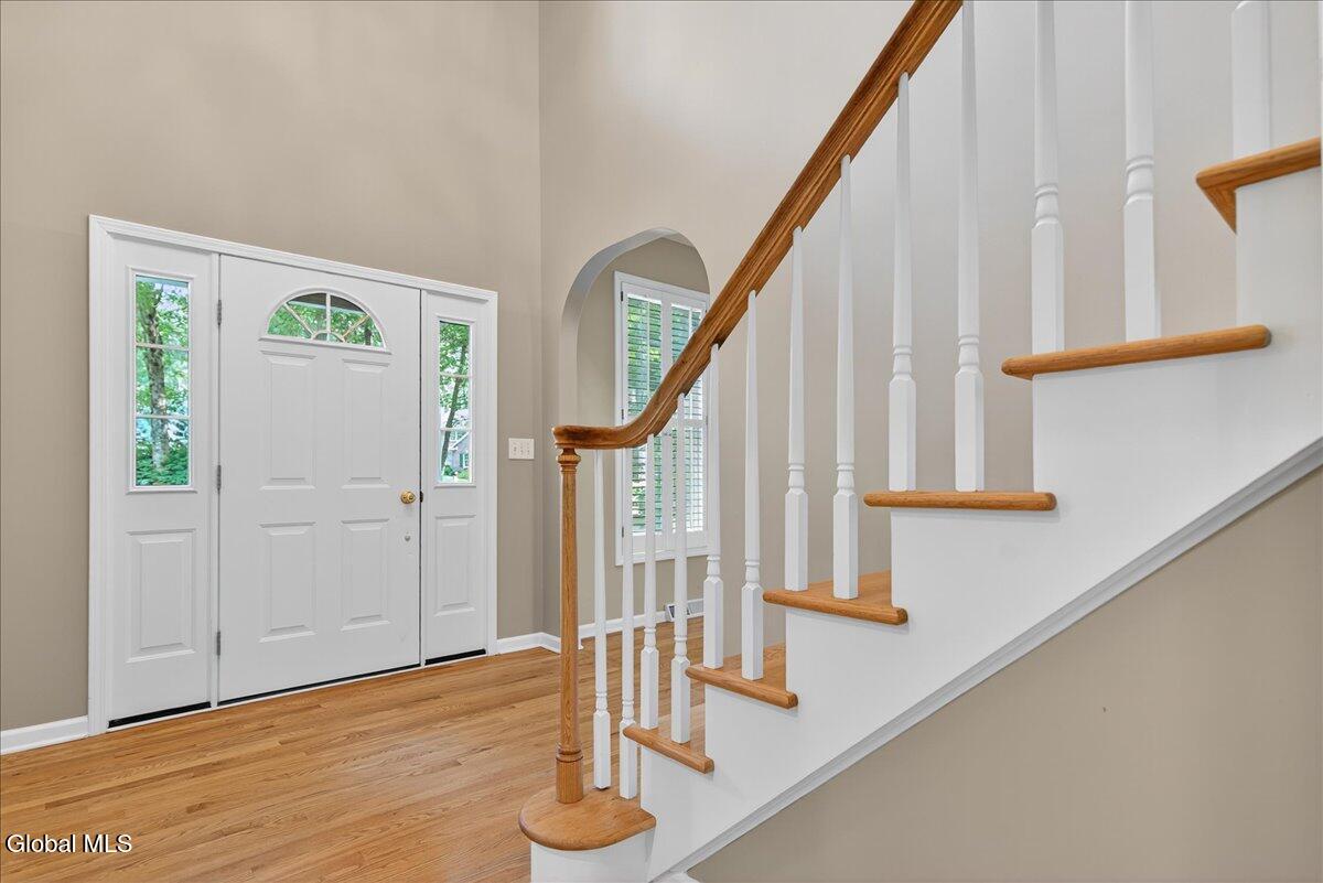 4 Raphael Court Clifton Park, NY 12065 - Photo 5 of 71 Two Story Foyer!