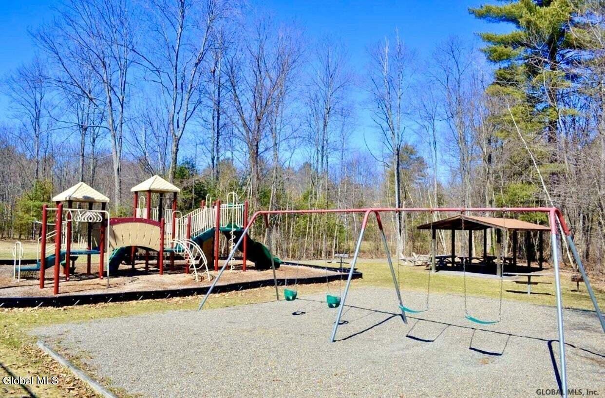 4 Raphael Court Clifton Park, NY 12065 - Photo 64 of 71 BERNINI PARK PIC