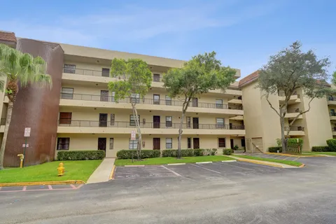 $235,000 | 10451 West Broward Boulevard, Unit 205, Plantation, FL 33324