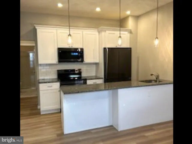 $1,525 | 187 Bridge Street, Unit 1, Phoenixville, PA 19460