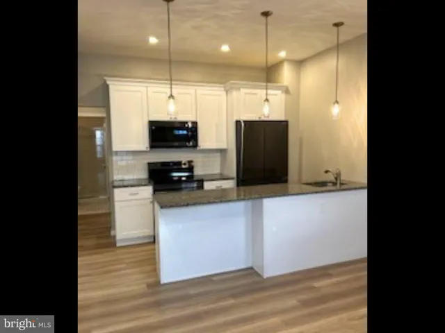 $1,525 | 187 Bridge Street, Unit 1, Phoenixville, PA 19460