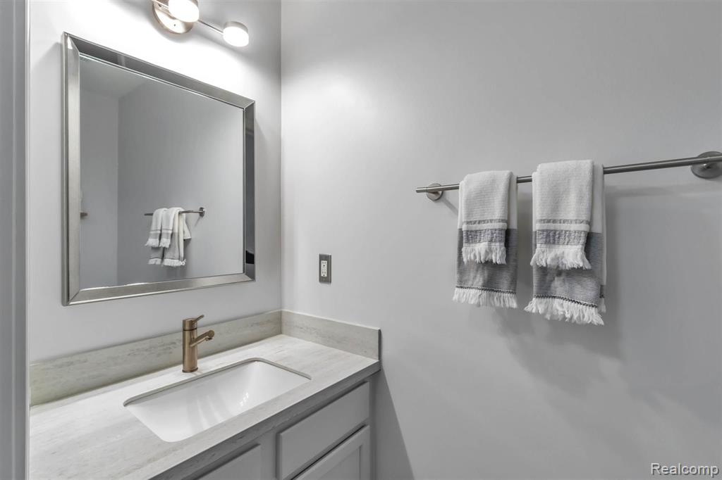 2406 Howard Street Detroit, MI 48216 - Photo 32 of 53