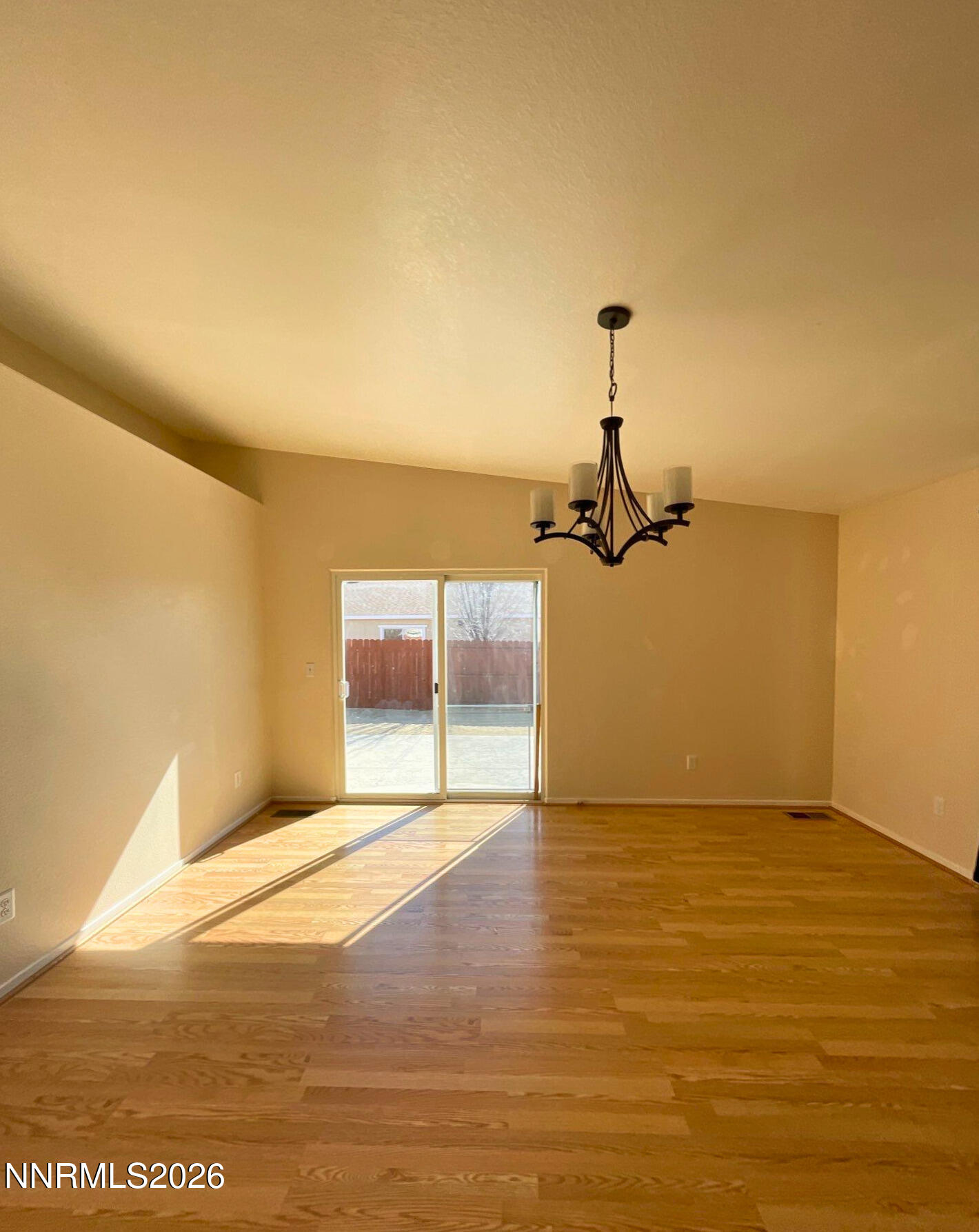 17825 Fairfax Court Reno, NV 89508 - Photo 5 of 11 9eae6078-cf29-44d9-870a-1bd1c7ad1309