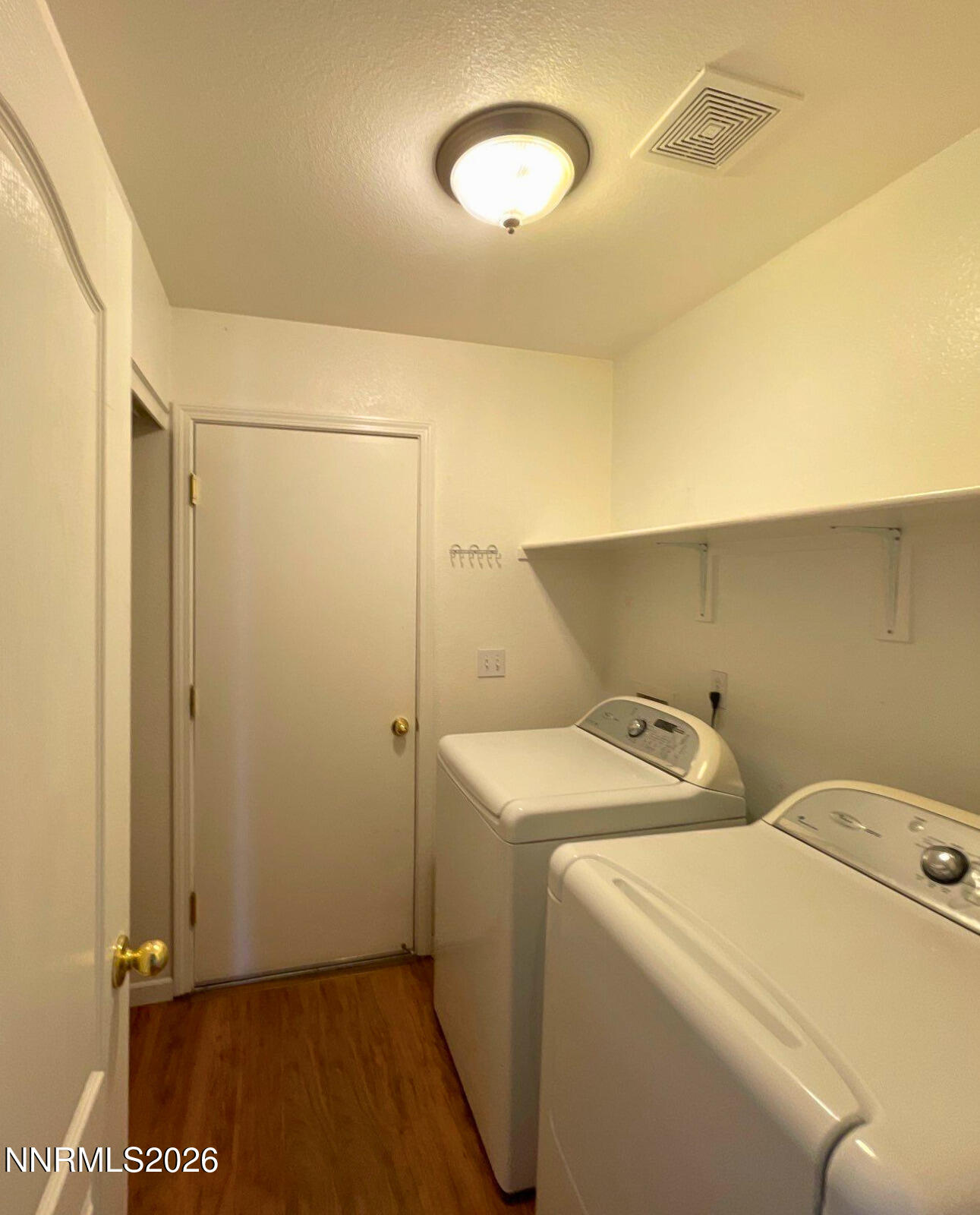 17825 Fairfax Court Reno, NV 89508 - Photo 9 of 11 93eb3d60-41e9-461e-a8eb-a6a9b9f044c7