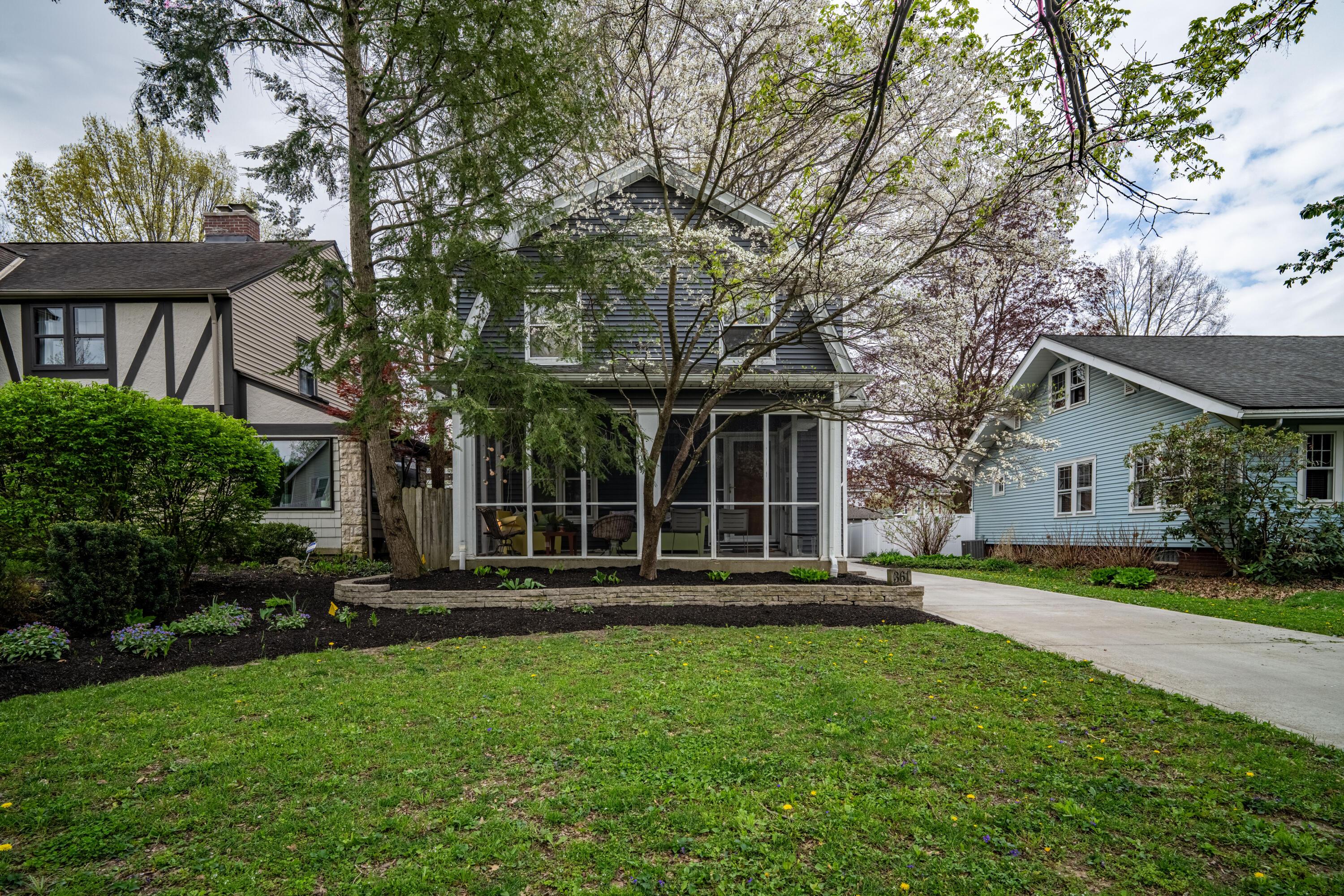 361 East Dunedin Road Columbus, OH 43214 - Photo 3 of 23 DSC_7916-HDR