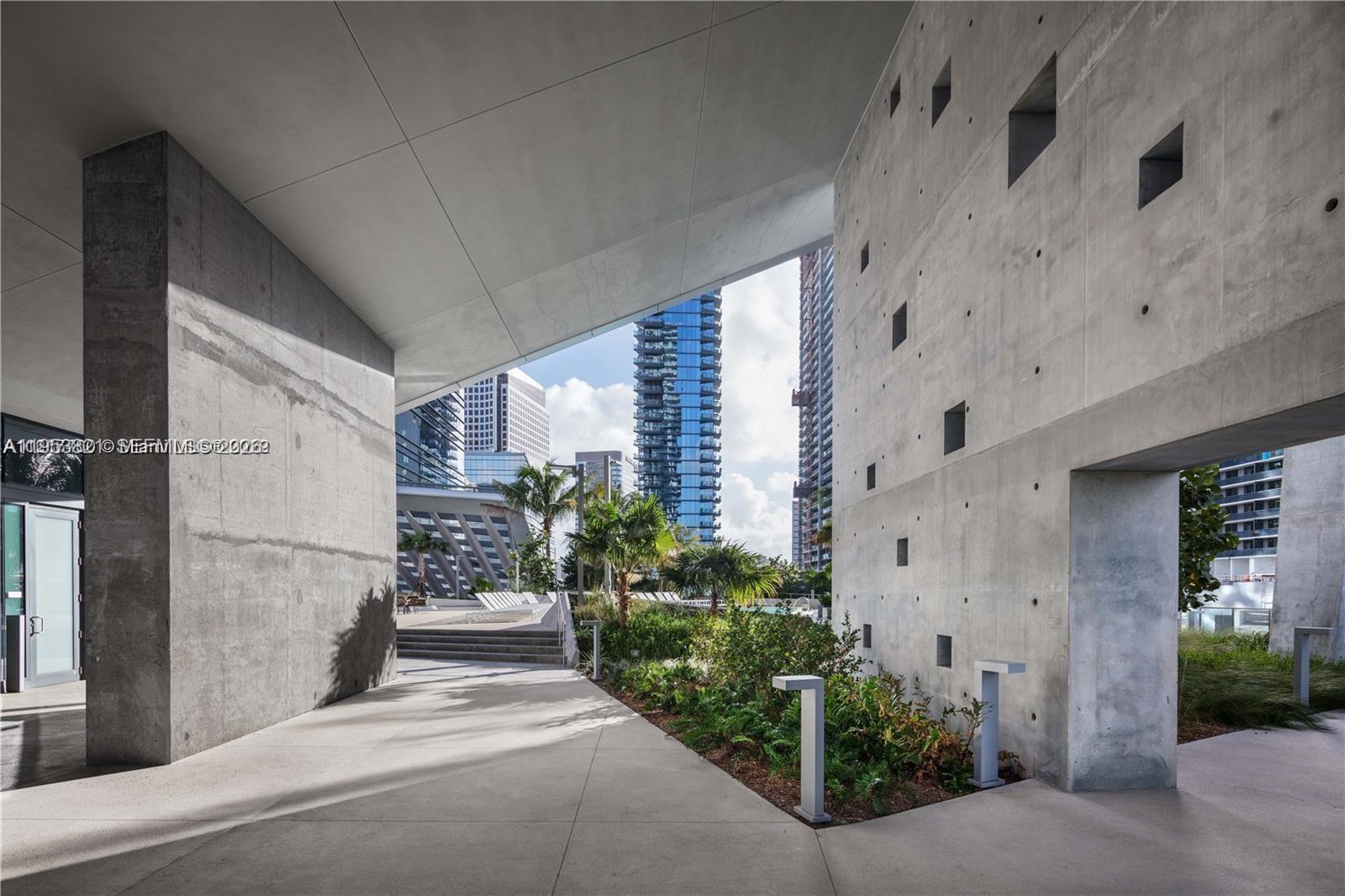 88 Southwest 7th Street, Unit 2506 Miami, FL 33130 - Photo 32 of 32 a view of a entrance to house