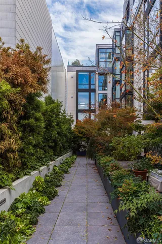 $1,095,000 | 1601 Larkin Street, Unit 102, San Francisco, CA 94109