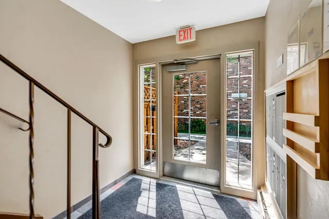 $149,999 | 4624 Cedar Lake Road, Unit 7, St. Louis Park, MN 55416