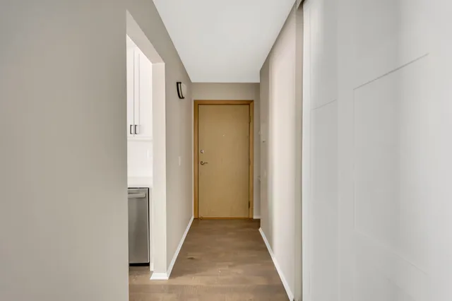 $149,999 | 4624 Cedar Lake Road, Unit 7, St. Louis Park, MN 55416