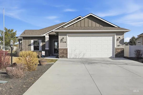 $420,000 | 3706 South Greenbrier Road, Nampa, ID 83686