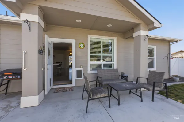 $420,000 | 3706 South Greenbrier Road, Nampa, ID 83686