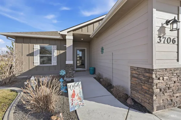 $420,000 | 3706 South Greenbrier Road, Nampa, ID 83686
