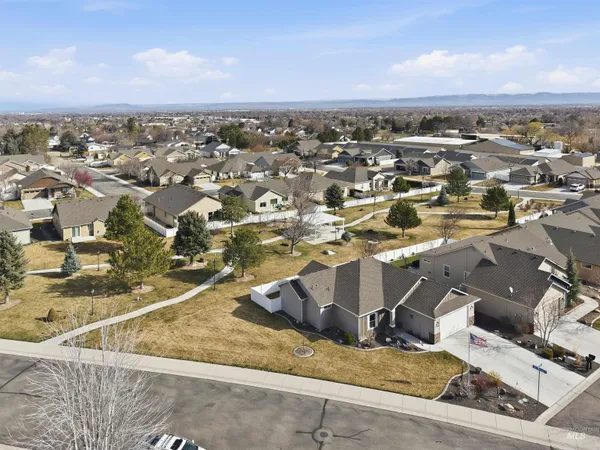 $420,000 | 3706 South Greenbrier Road, Nampa, ID 83686