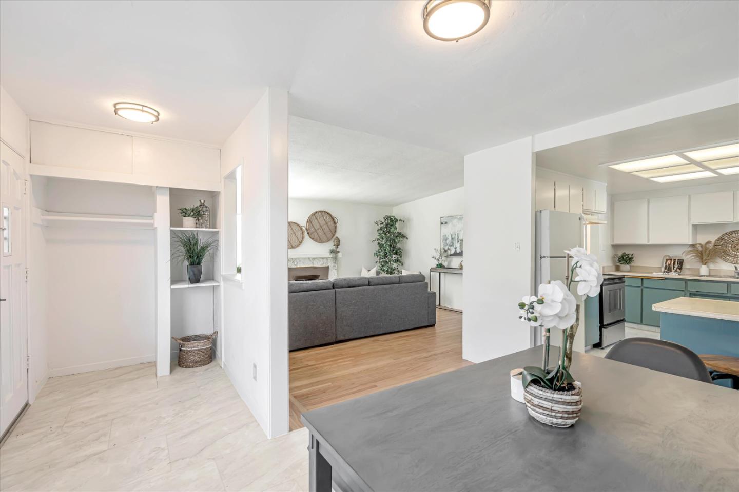 1041 Hargus Avenue Vallejo, CA 94591 - Photo 15 of 35 a living room with furniture