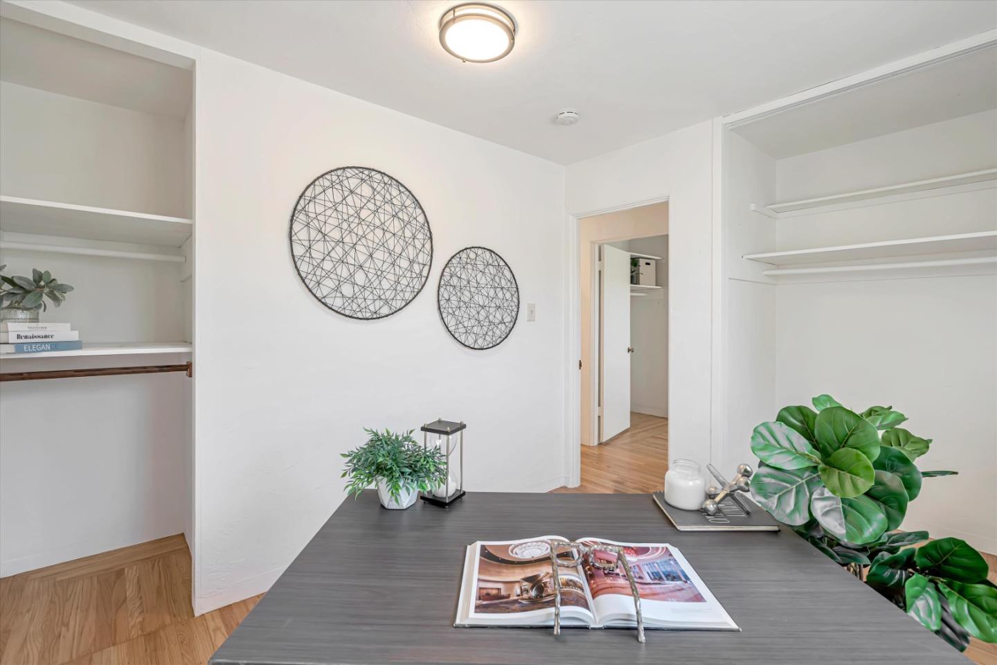 1041 Hargus Avenue Vallejo, CA 94591 - Photo 19 of 35 a room with painting and a table