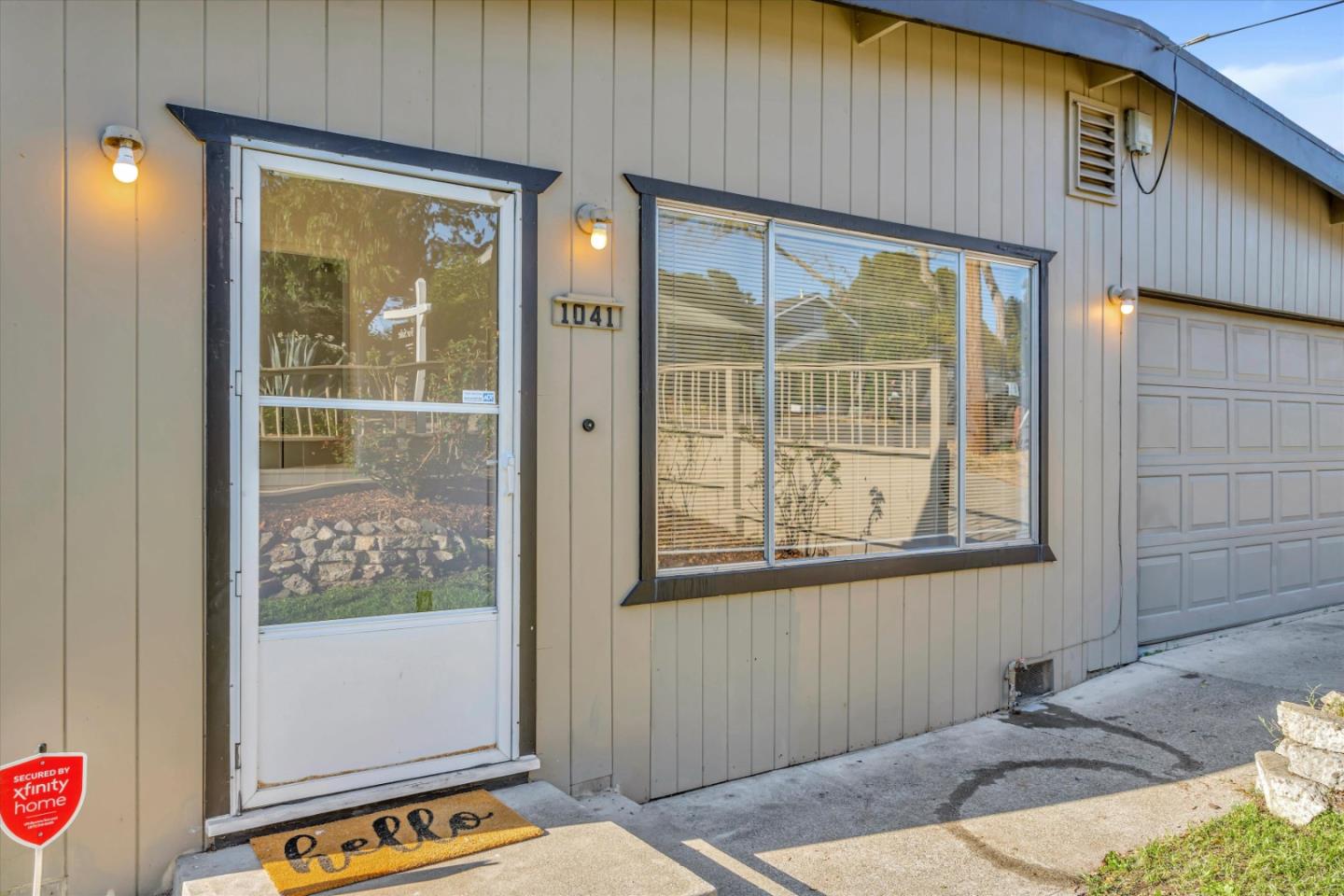 1041 Hargus Avenue Vallejo, CA 94591 - Photo 4 of 35 a view of an entryway