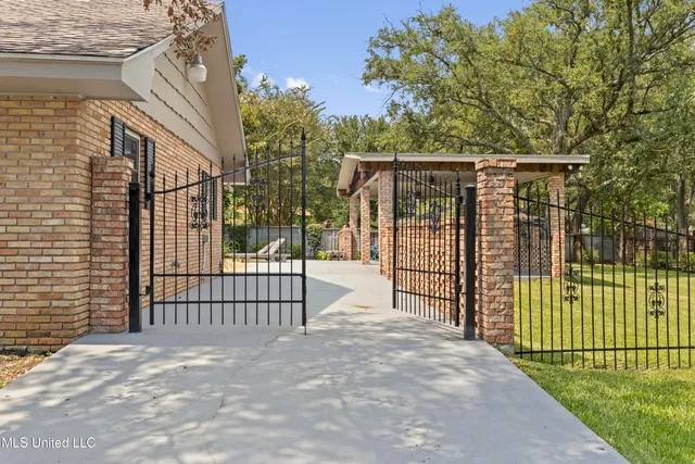 $895,000 | 4106 Franklin Avenue, Gulfport, MS 39507