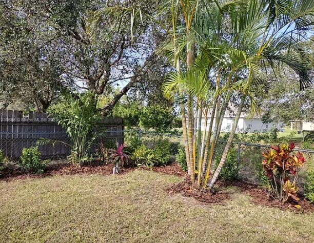 841 Northwest Riverside Drive Port St. Lucie, FL 34983 - Photo 14 of 17 Backyard