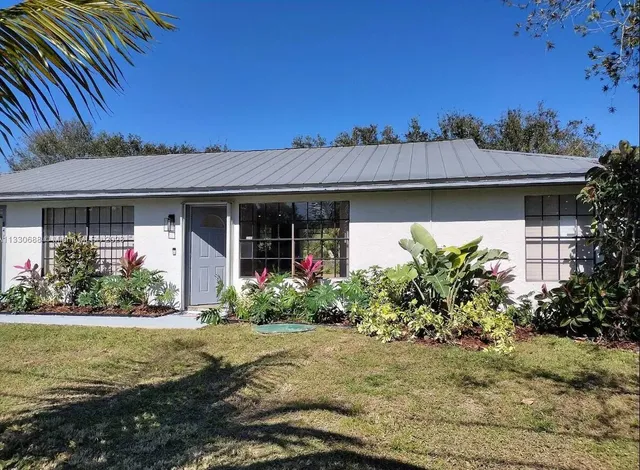 $2,475 | 841 Northwest Riverside Drive, Port St. Lucie, FL 34983