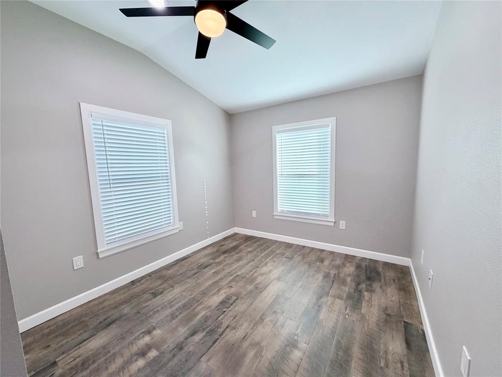 710 North Rusk Street Weatherford, TX 76086 - Photo 26 of 30 secondary bedroom