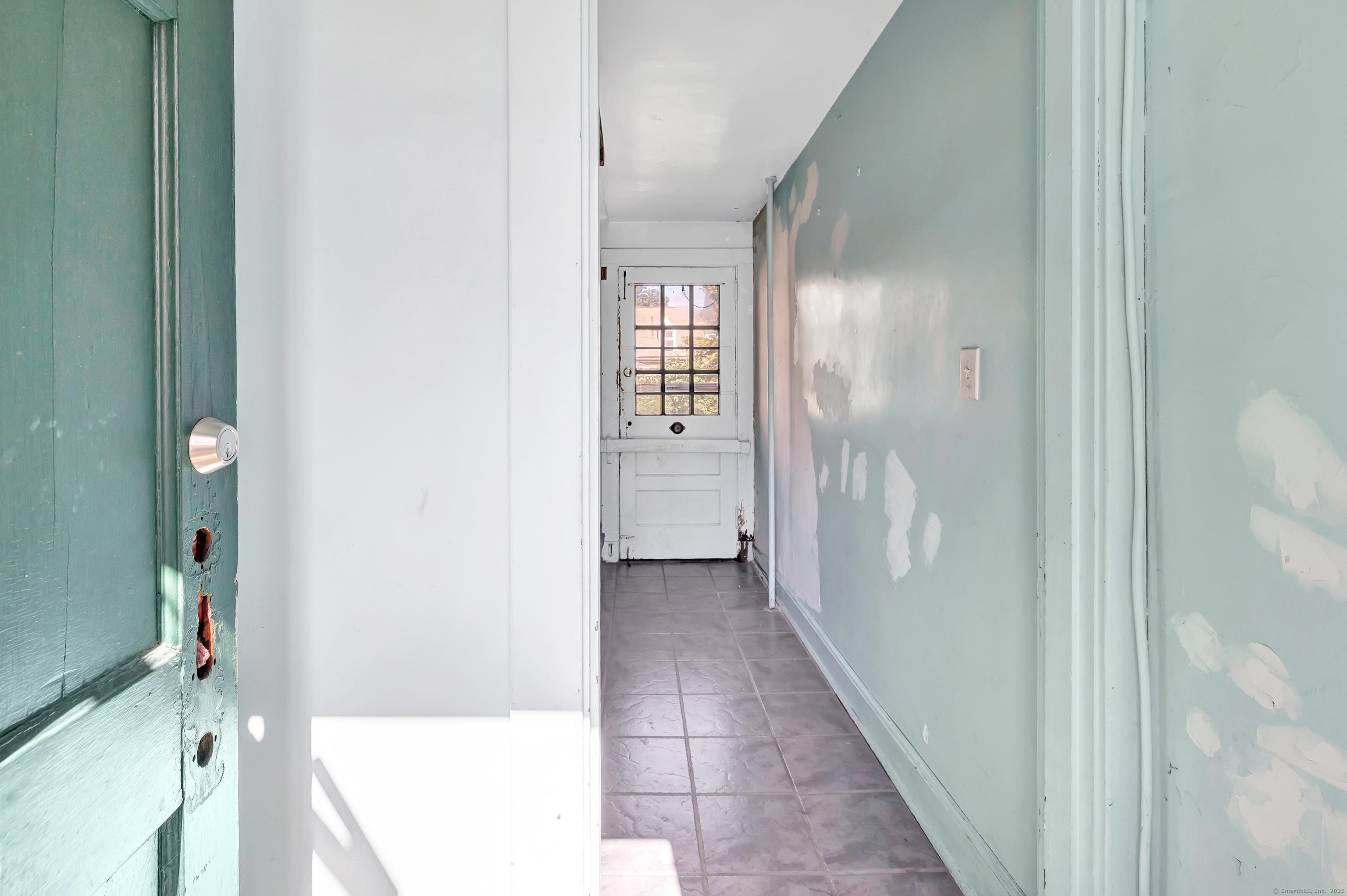 22 Sims Street Bridgeport, CT 06604 - Photo 4 of 22