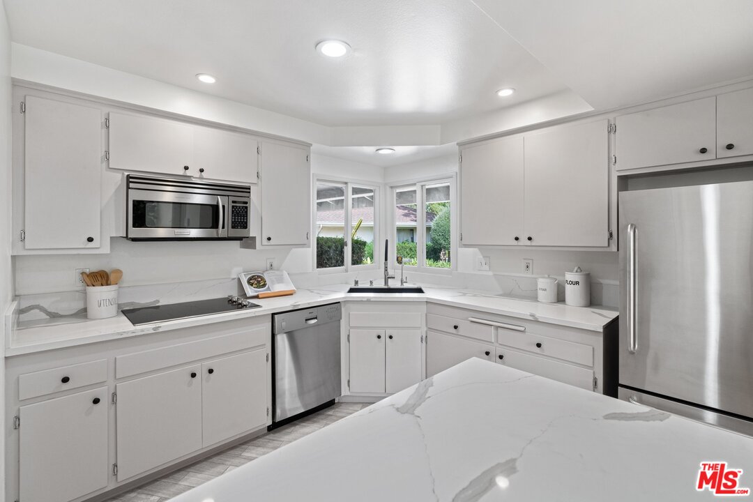 19111 Derwent Place Porter Ranch, CA 91326 - Photo 12 of 31 Gallery Image 12