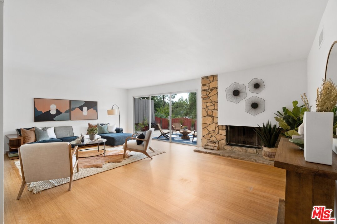 19111 Derwent Place Porter Ranch, CA 91326 - Photo 5 of 31 Gallery Image 5