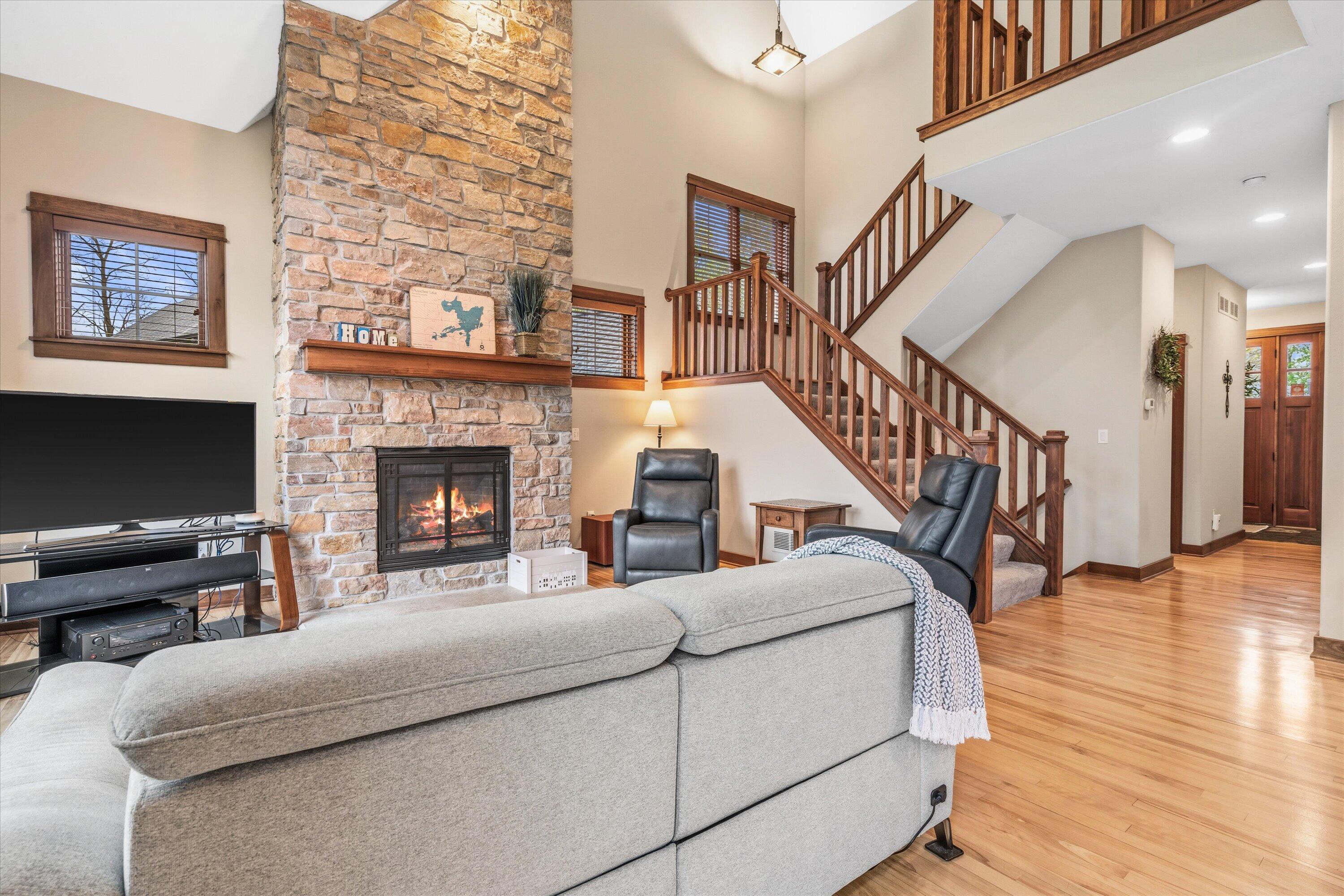N53-w34257 Rd Q Okauchee, WI 53069 - Photo 4 of 35 4 Floor to Ceiling Stone Fireplace