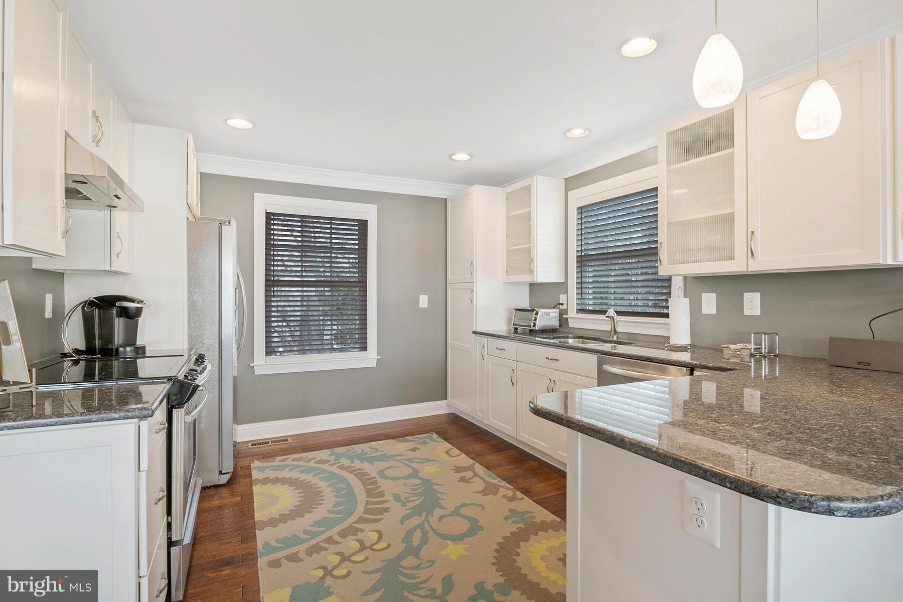 265 Long Point Road Crownsville, MD 21032 - Photo 12 of 37 There are gleaming granite counters
