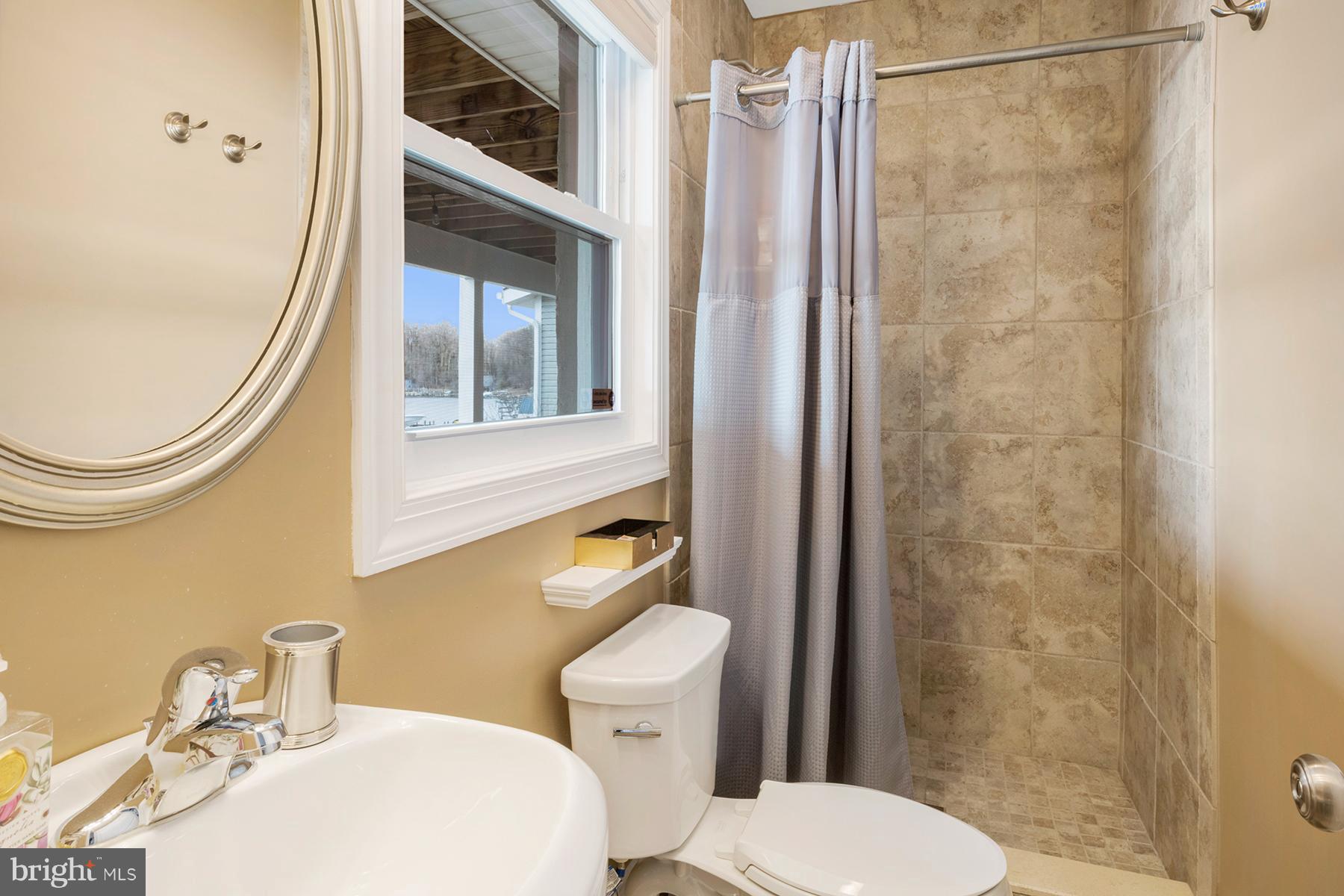 265 Long Point Road Crownsville, MD 21032 - Photo 27 of 37 Fourth and fifth bedrooms share a bathroom