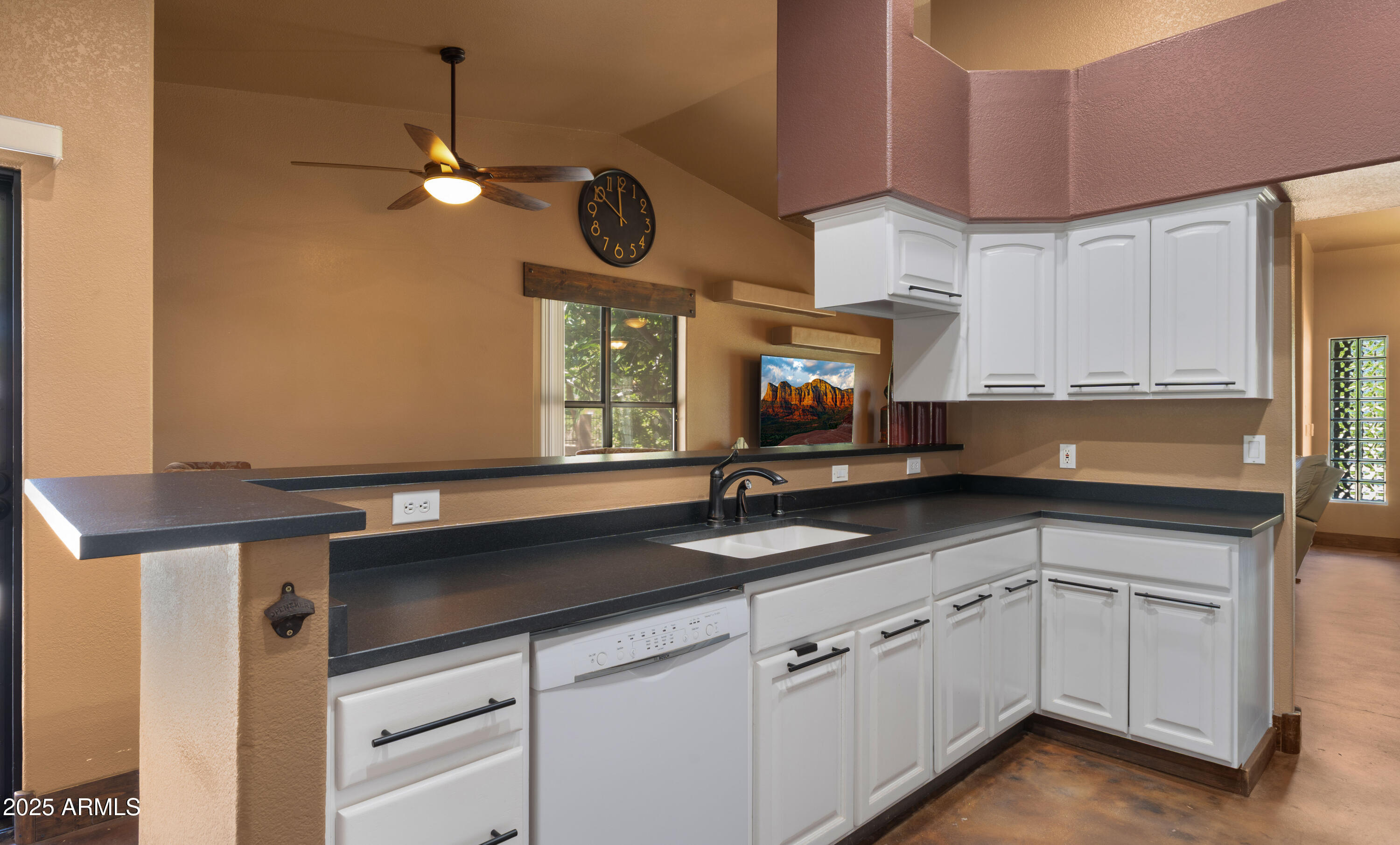 2311 West Dobbins Road Phoenix, AZ 85041 - Photo 12 of 68 Kitchen