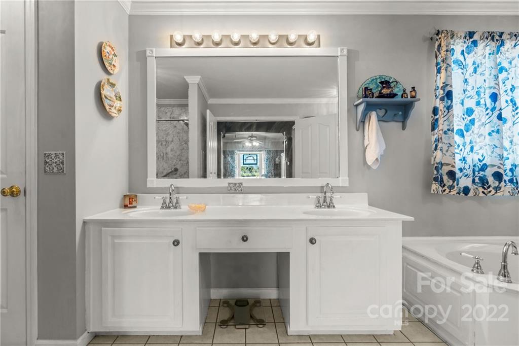 152 Gibbs Road Leicester, NC 28748 - Photo 24 of 48 Gallery Image 24