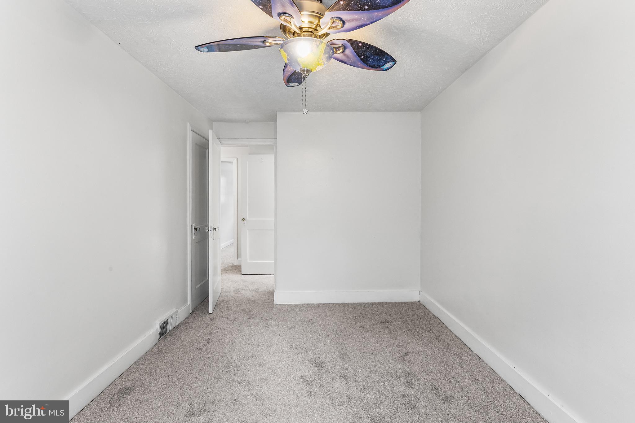 390 Glen Cove Road Collingdale, PA 19023 - Photo 24 of 27 a view of an empty room